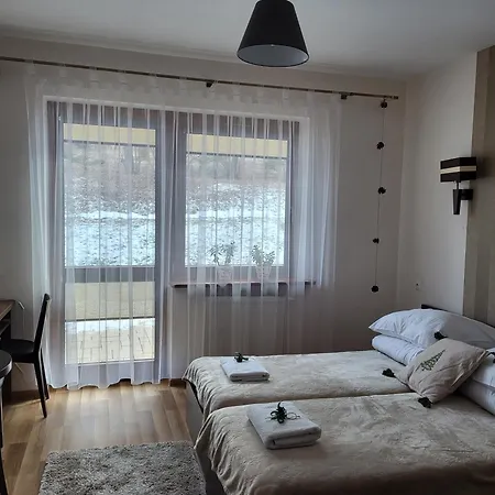 Osrodek Szkoleniowo-wypoczynkowy U Lesnikow Semesteranläggning (resort) *