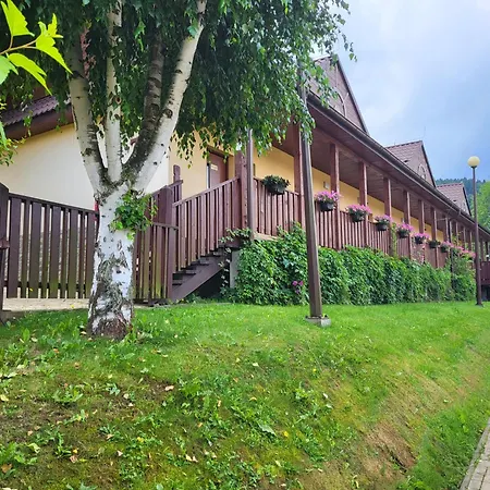 Osrodek Szkoleniowo-wypoczynkowy U Lesnikow Semesteranläggning (resort) *